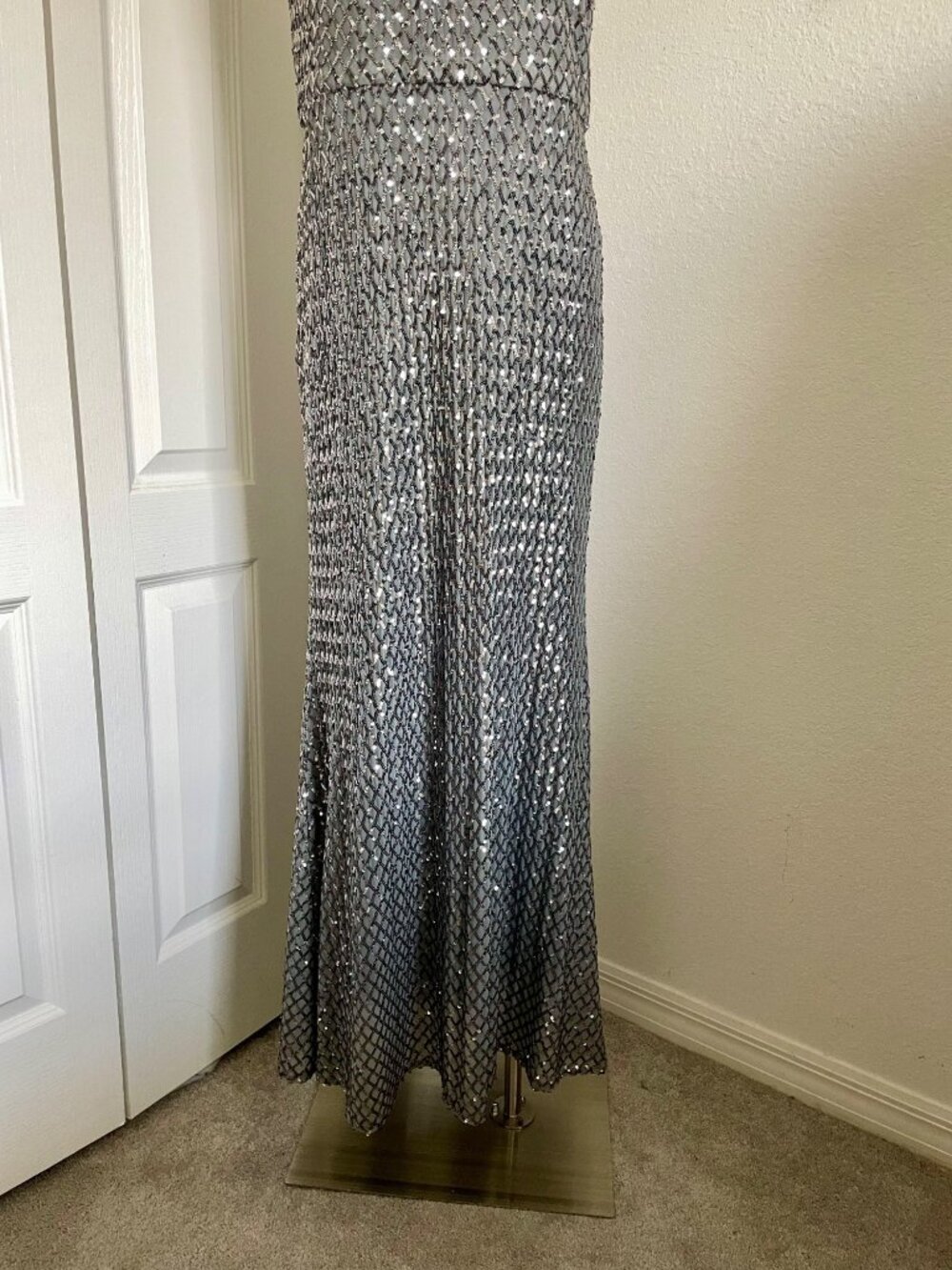 Alex Evenings Petites Grey Sequin Scoop Neck Cap Sleeve Gown Tag Size 14P - Picture 8 of 16